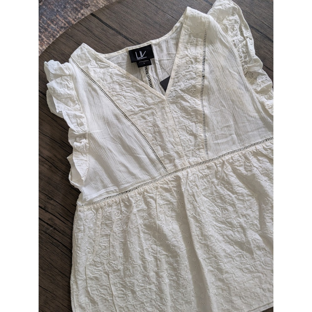 NWT LIV Los Angeles White Eyelet Embroidered Babydoll Top Boho Ruffle Size L